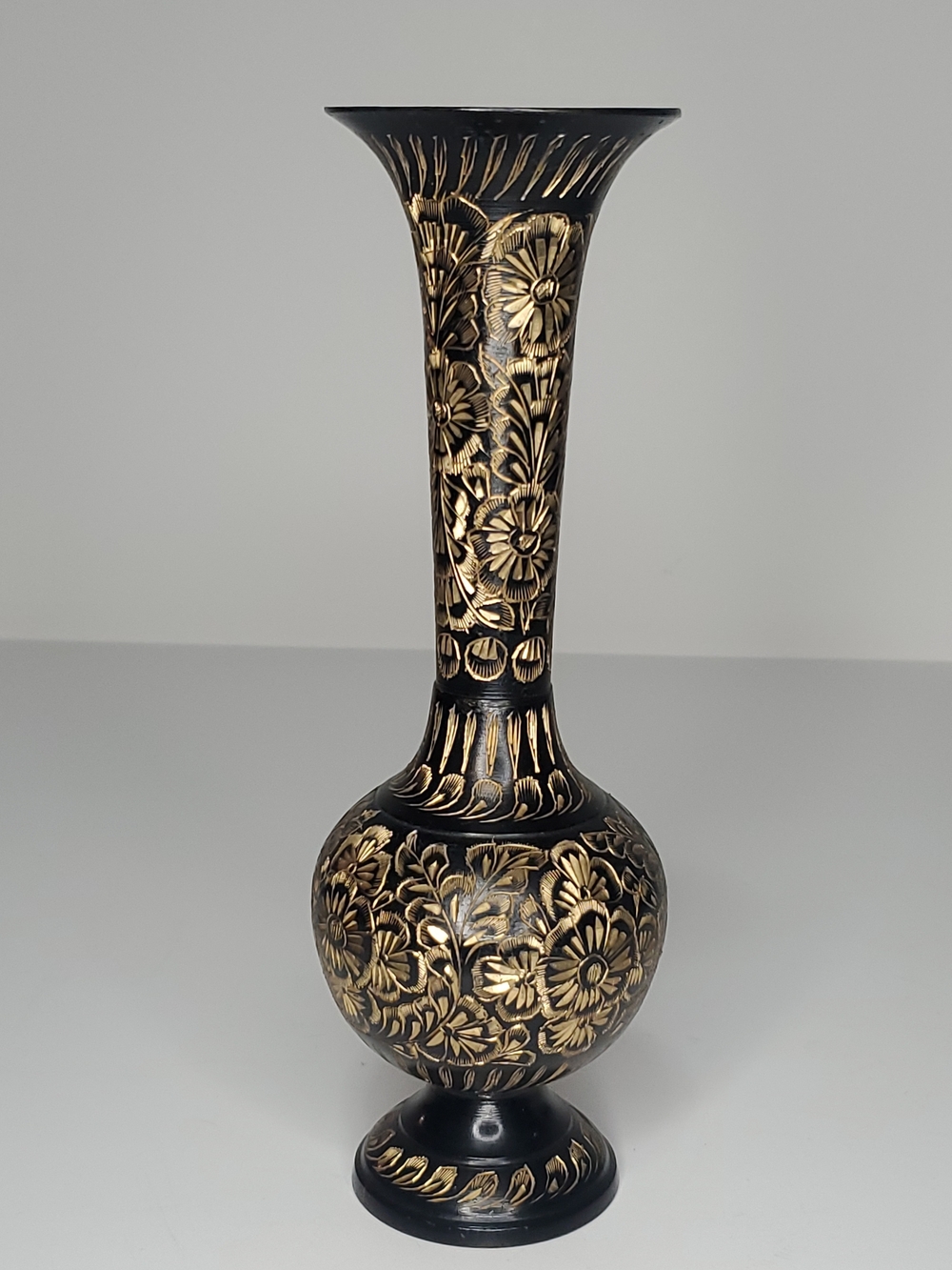 Vintage Indian Black Gold Brass Hand Etched Vase 609-8 8"